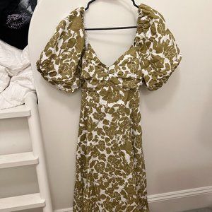 Gorgeous floral maxi dress great for a summer wedding. - New with Tags